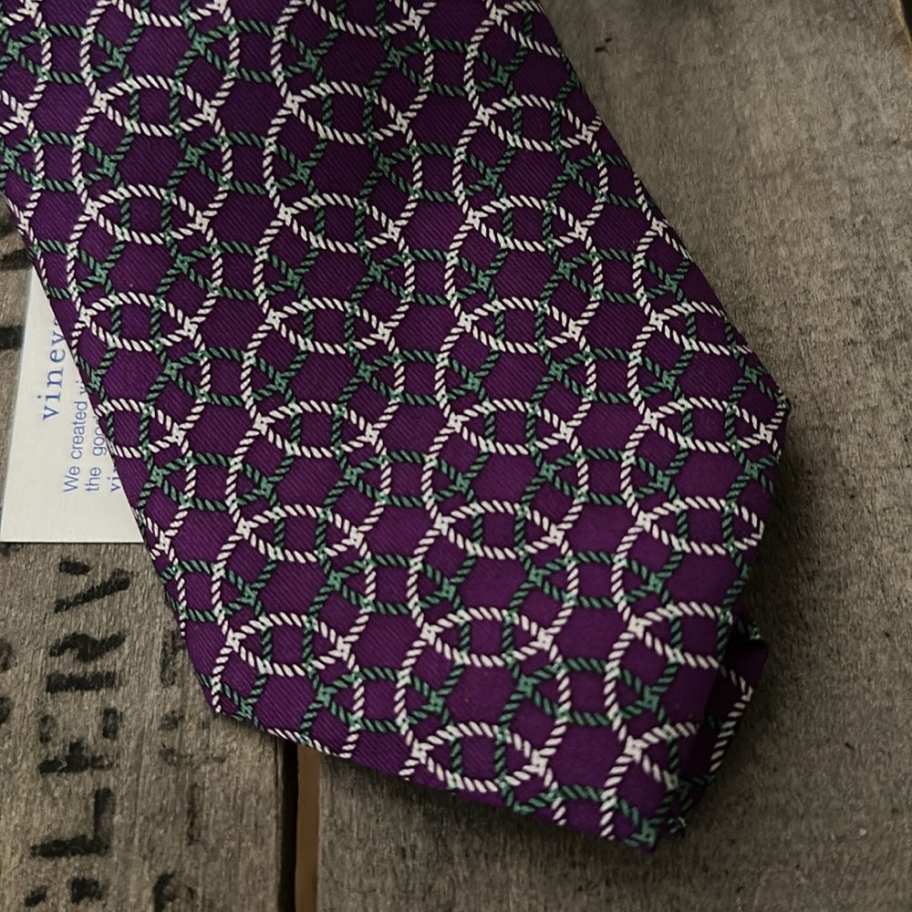 NWT Vineyard Vines Tie Light Purple with Circles - Picture 5 of 5